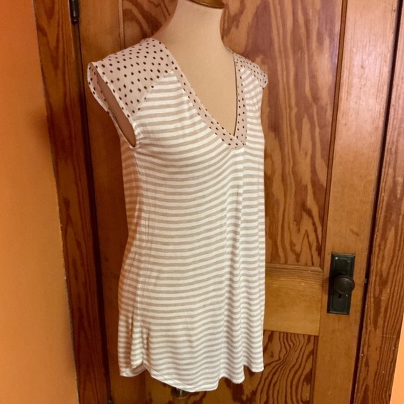 Anthropologie little yellow button striped top - Picture 5 of 8